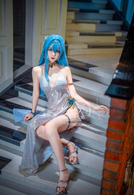 《nikke:胜利女神》 海伦cosplay