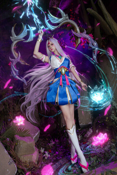 《英雄联盟》灵魂莲华·艾希cosplay
